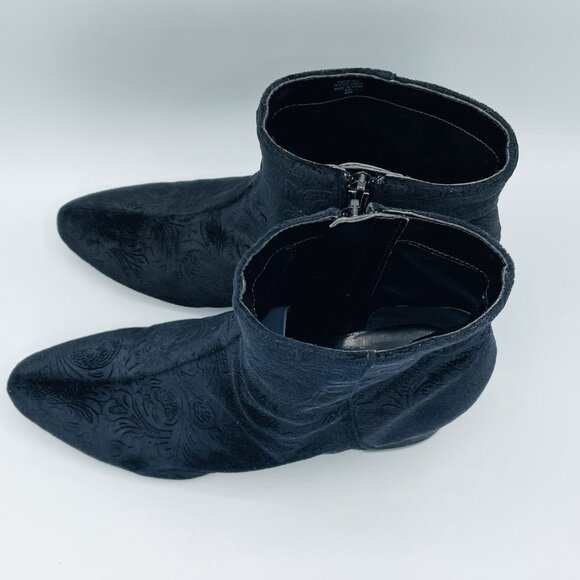 Unisa Shoes Womens Size 8 M Black Embossed Heels Ankle Booties Zip Velvet - Picture 6 of 12